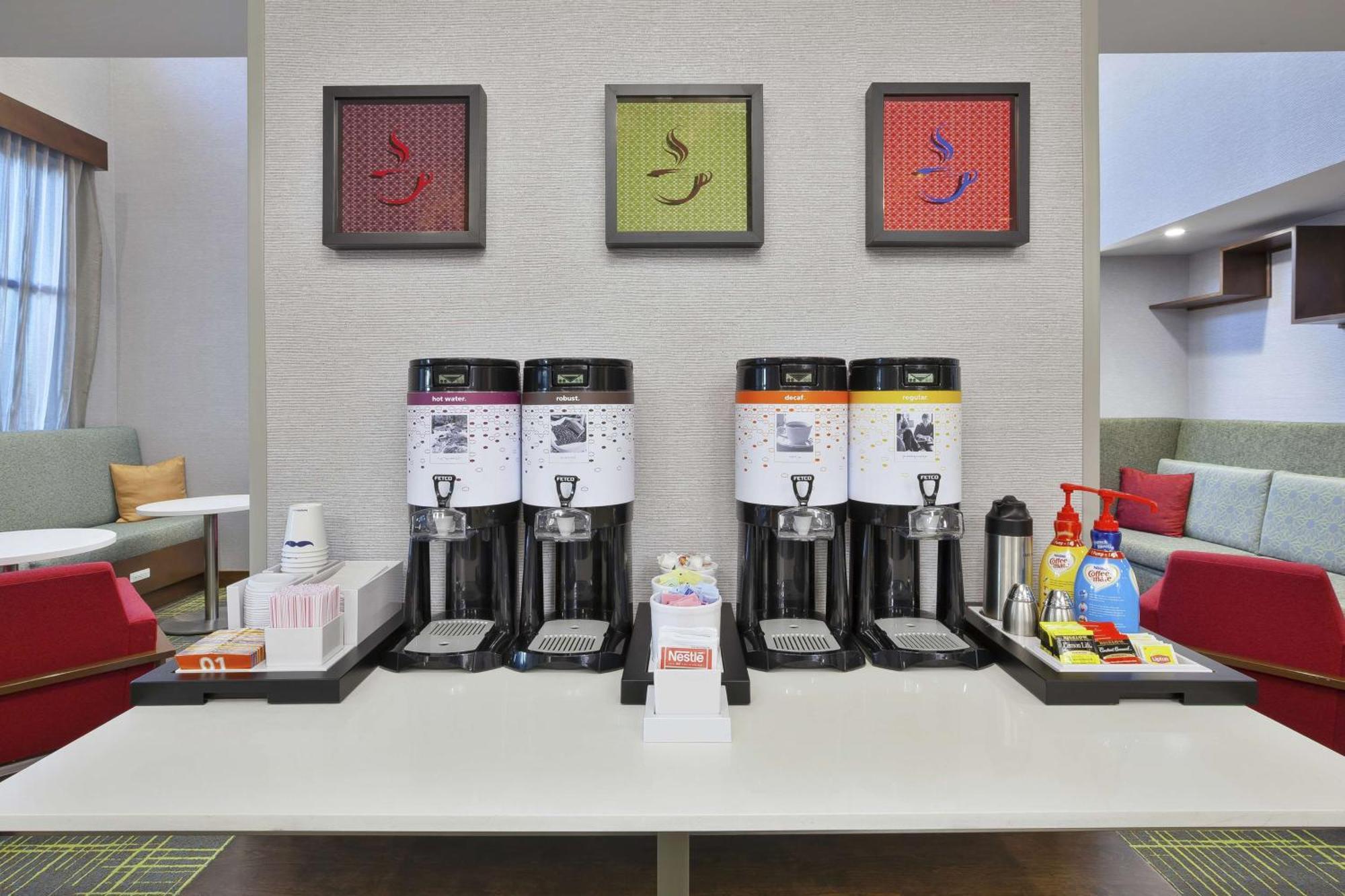 ハンプトン イン&スイーツ グランヴィル グランド ラピッズ サウス グランビル エクステリア 写真